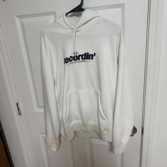 White pullover - Picture 4 of 6